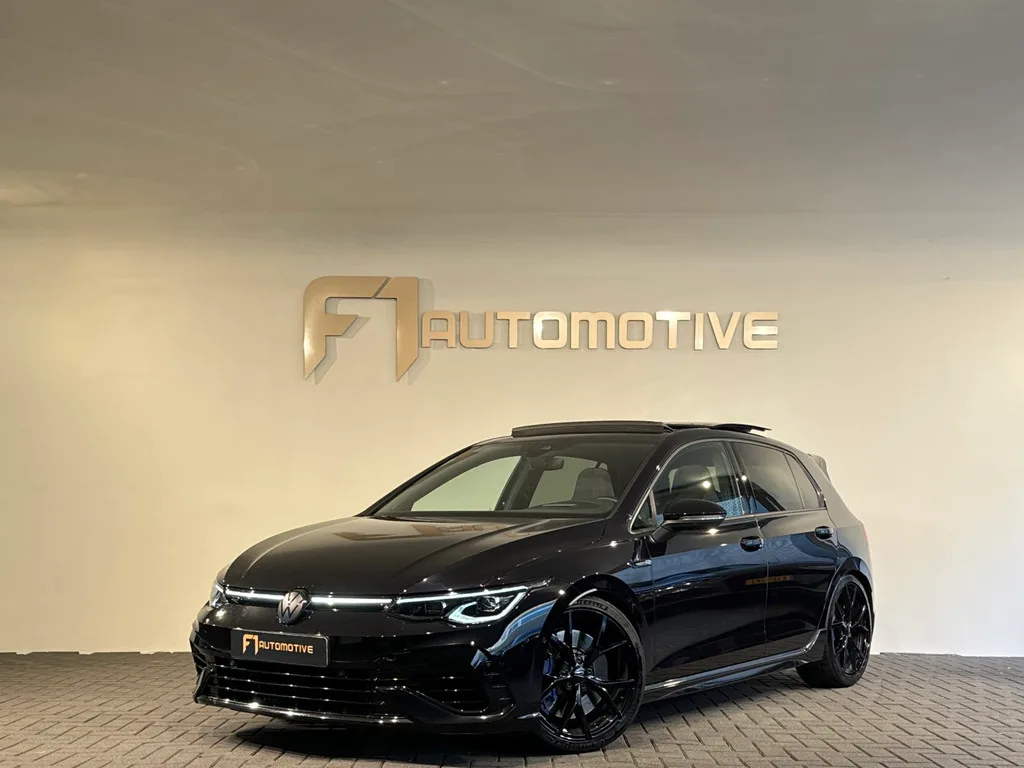 Volkswagen Golf (2021) — foto 1