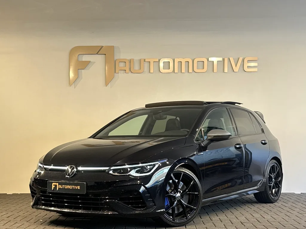 Volkswagen Golf (2021) — foto 1
