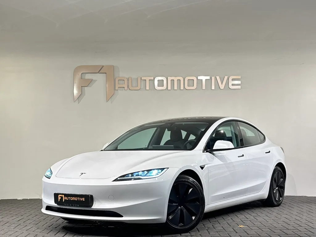Tesla Model 3 (2024) — foto 1