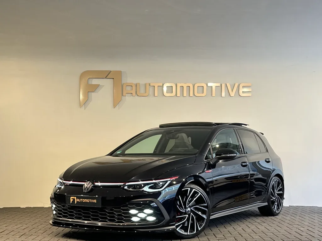 Volkswagen Golf (2021) — foto 1
