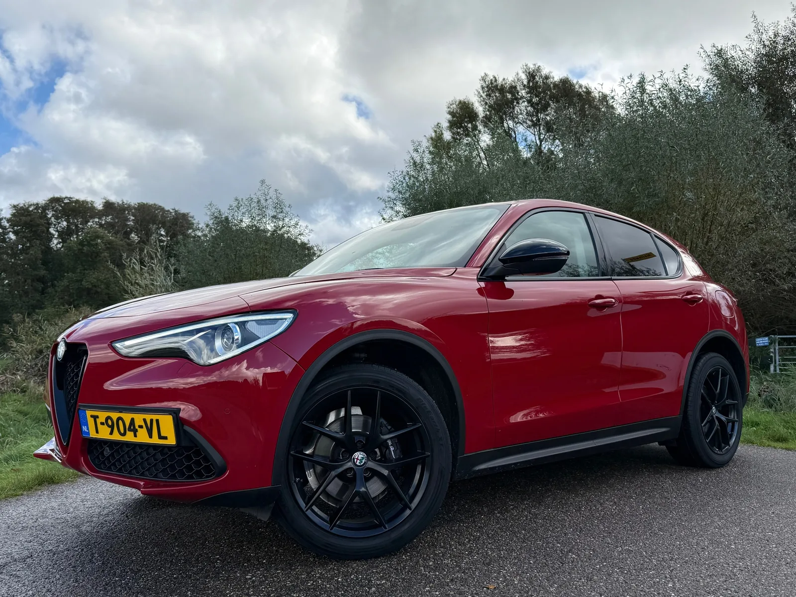 Alfa Romeo Stelvio (2017) — foto 1