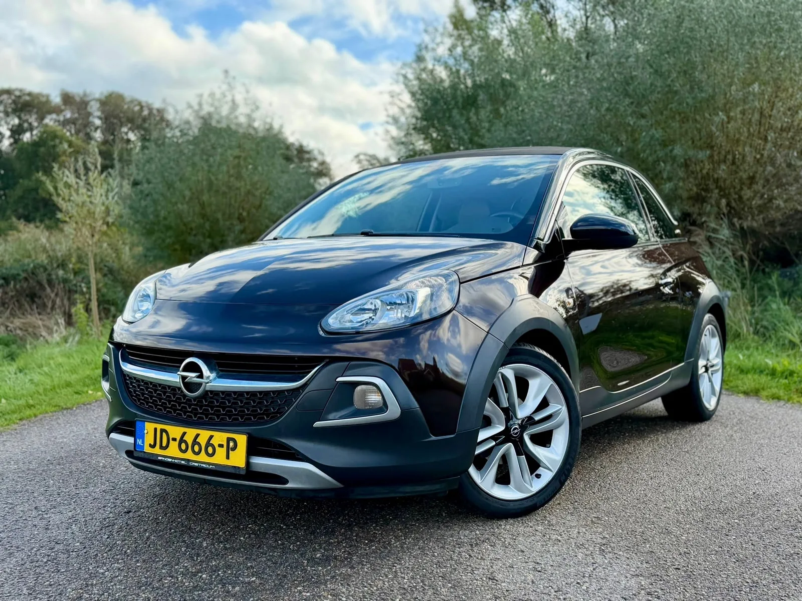 Opel Adam (2016) — foto 1