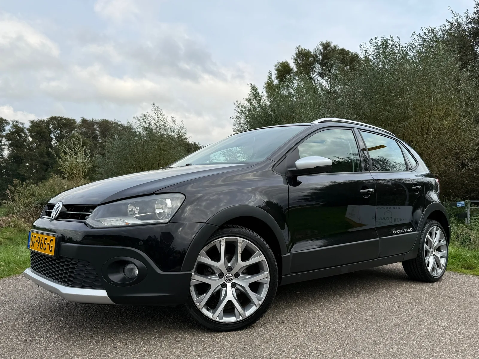 Volkswagen Polo (2015) — foto 1