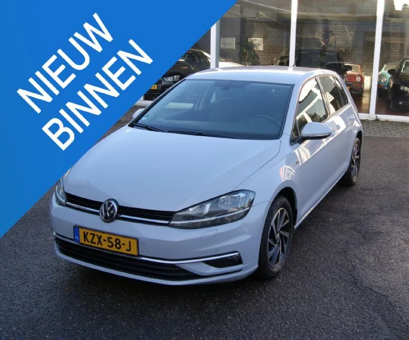 Volkswagen Golf (2018) — foto 1