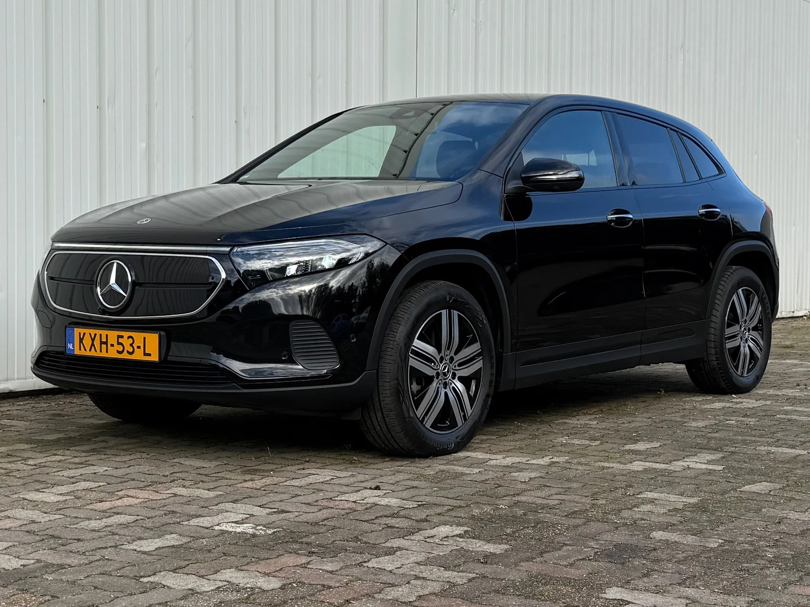 Mercedes-Benz EQA (2023) — foto 1