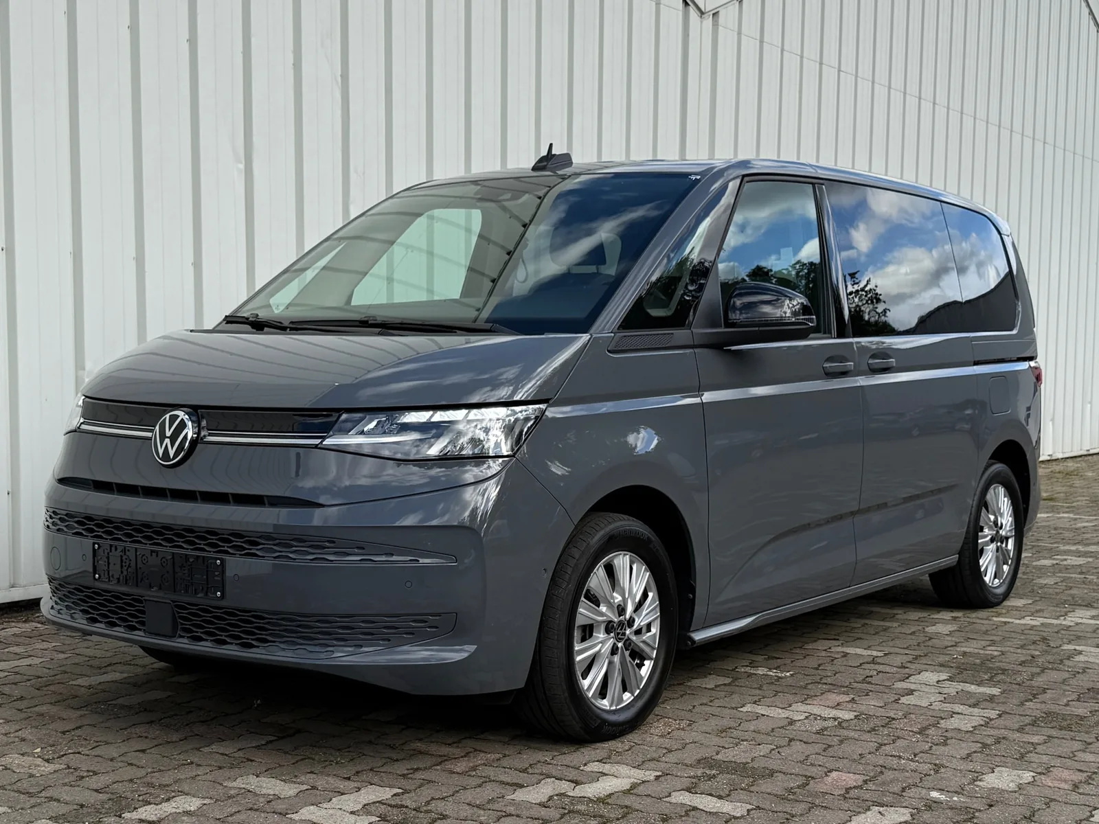 Volkswagen Multivan (2025) — foto 1