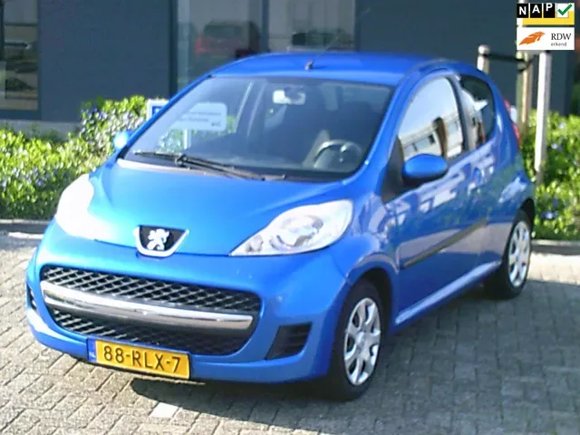 Peugeot 107 (2011) — foto 1