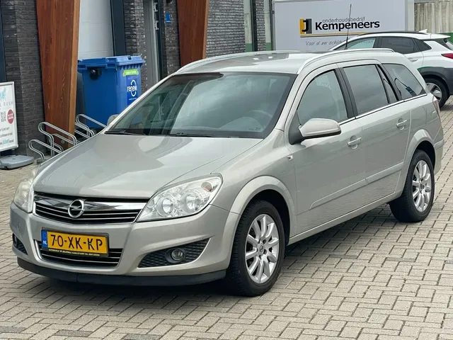 Opel Astra (2007) — foto 1