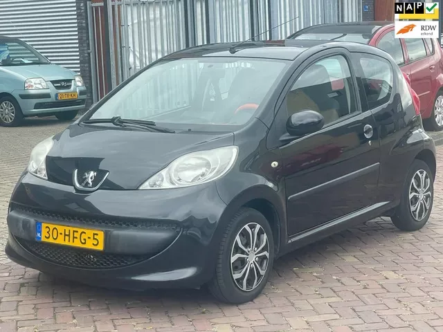 Peugeot 107 (2008) — foto 1