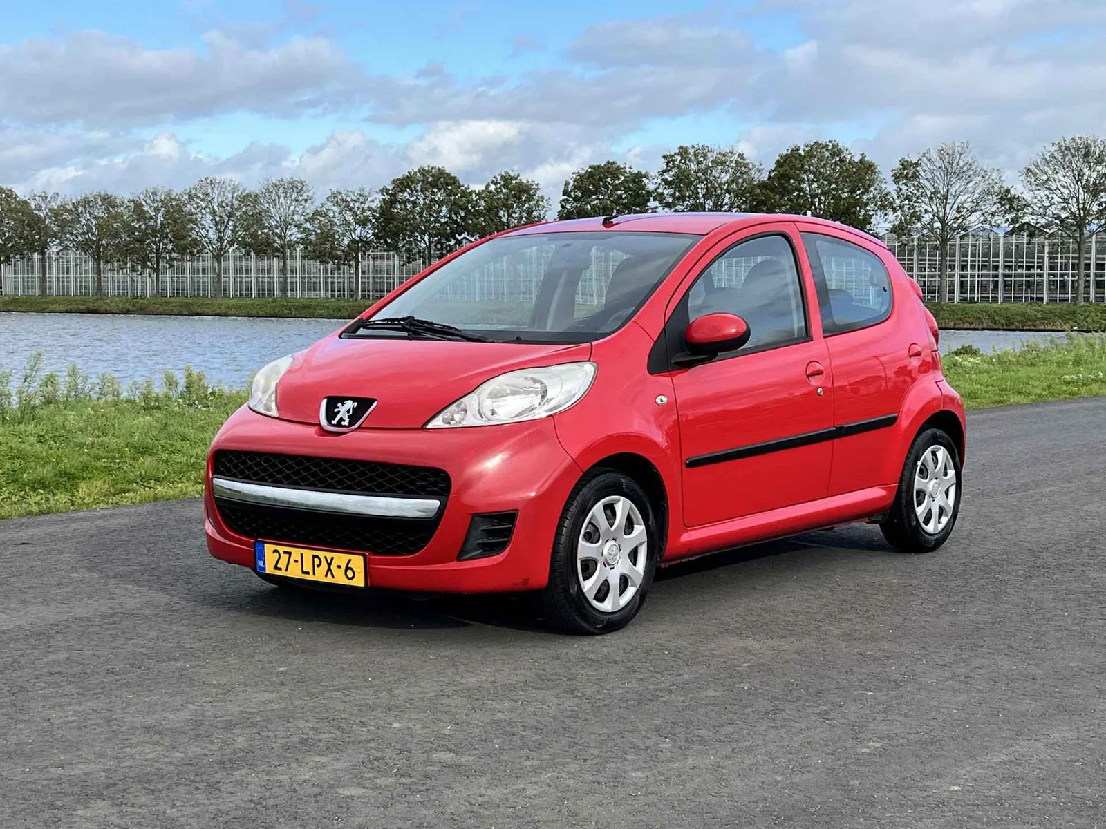 Peugeot 107 (2010) — foto 1