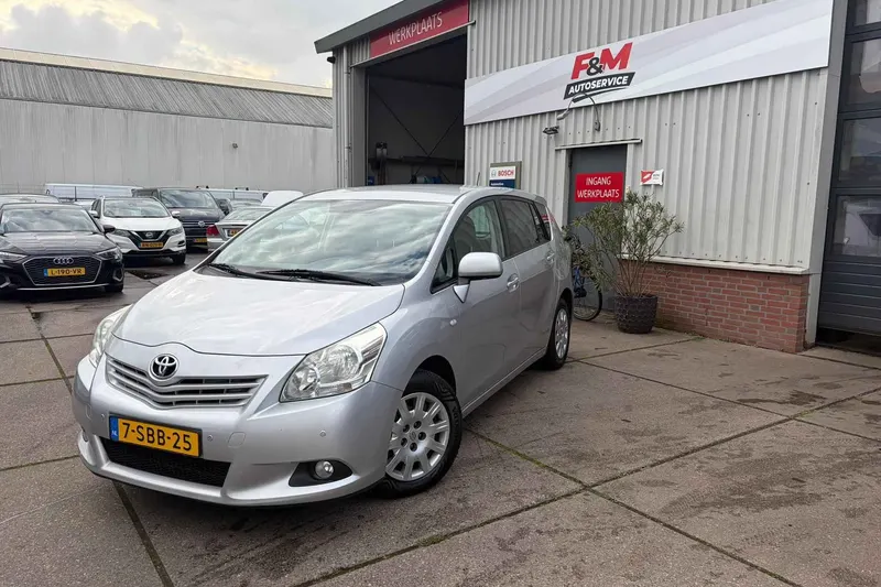 Toyota Verso (2012)
