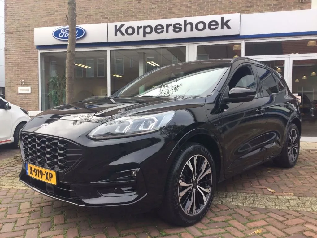 Ford Kuga (2023) — foto 1