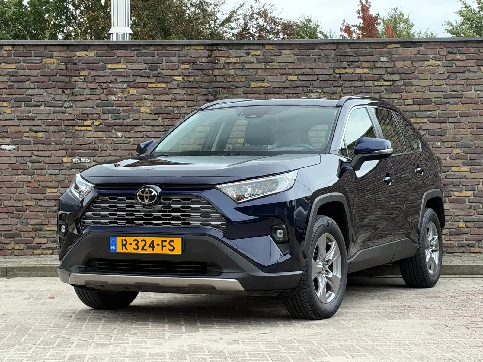 Toyota RAV4 (2022) — foto 1