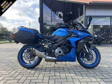 Suzuki GSX-S1000GT (2022) — foto 1
