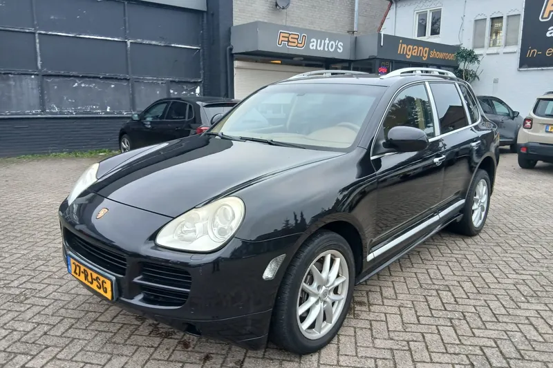 Porsche Cayenne (2005)