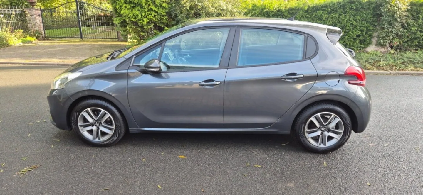 Peugeot 208 (2017) — foto 1