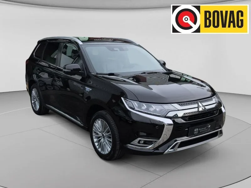 Mitsubishi Outlander (2018) — foto 1
