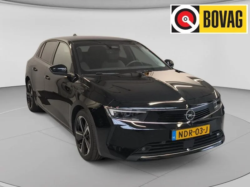 Opel Astra (2022) — foto 1