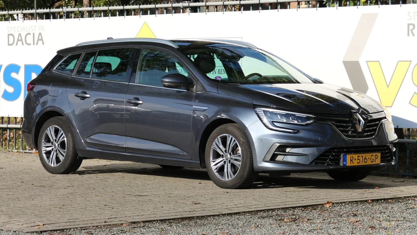 Renault Mégane (2022) — foto 1