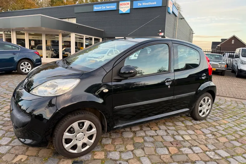Peugeot 107 (2006)