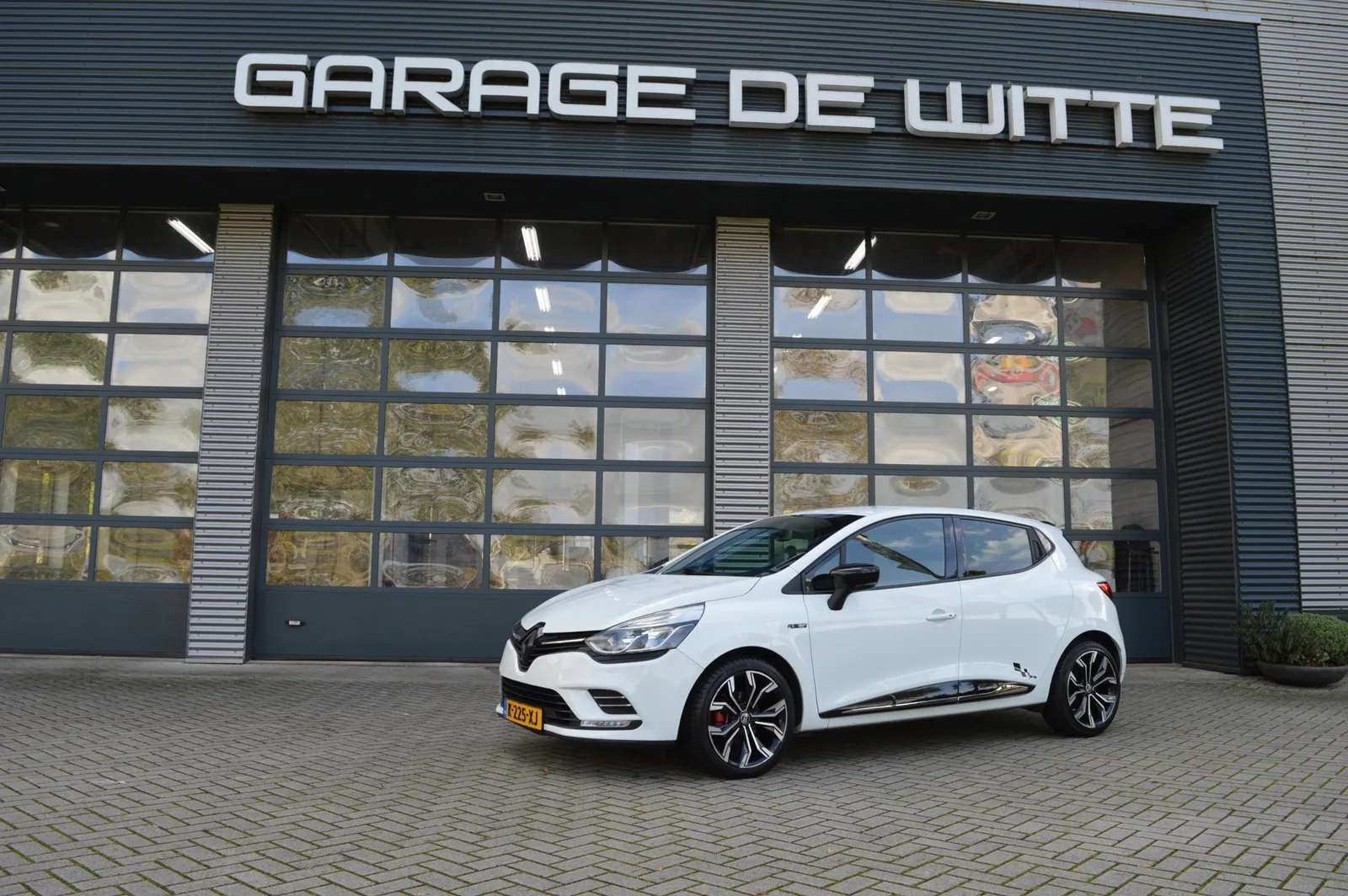 Renault Clio (2017) — foto 1