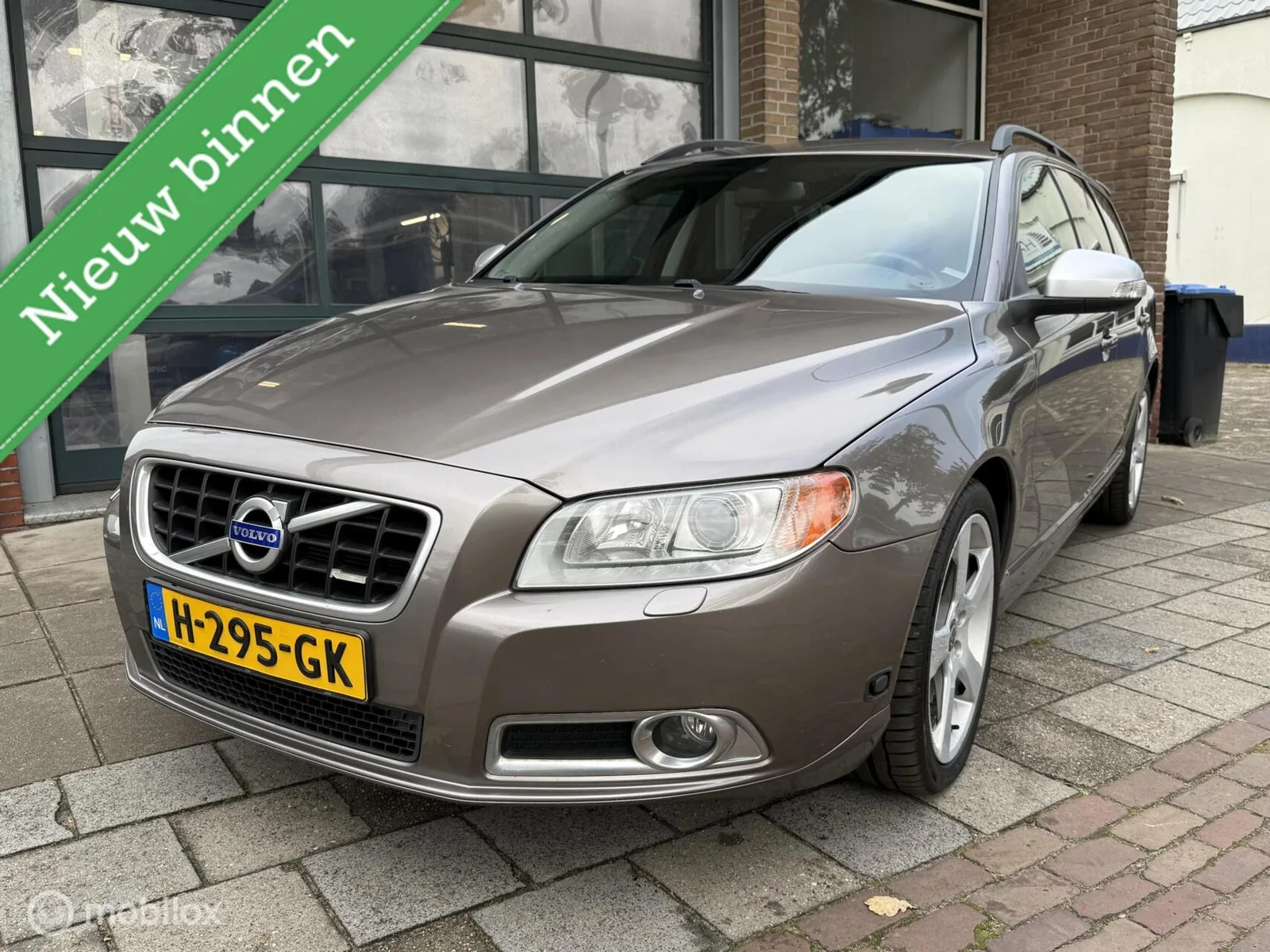 Volvo V70 (2010) — foto 1