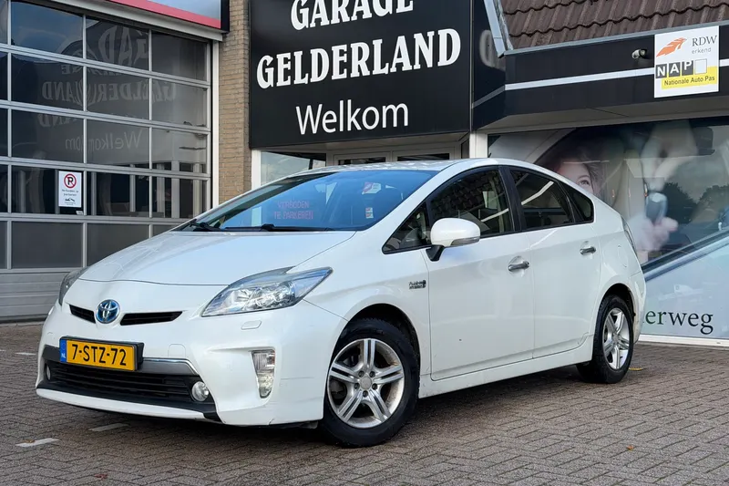 Toyota Prius (2013)