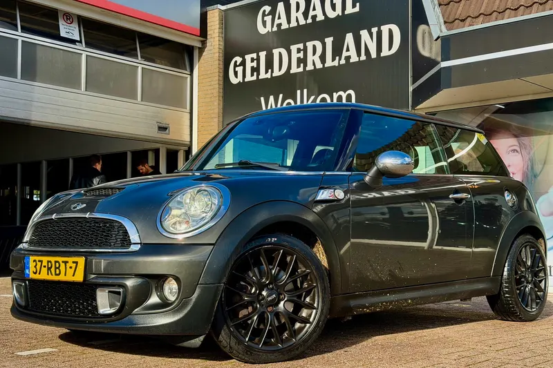 MINI Cooper S (2011)
