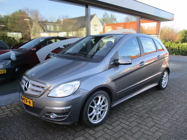 Mercedes-Benz B-Klasse (2011) — foto 1