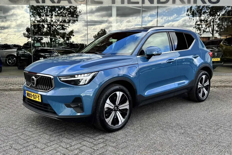 Volvo XC40 (2023)