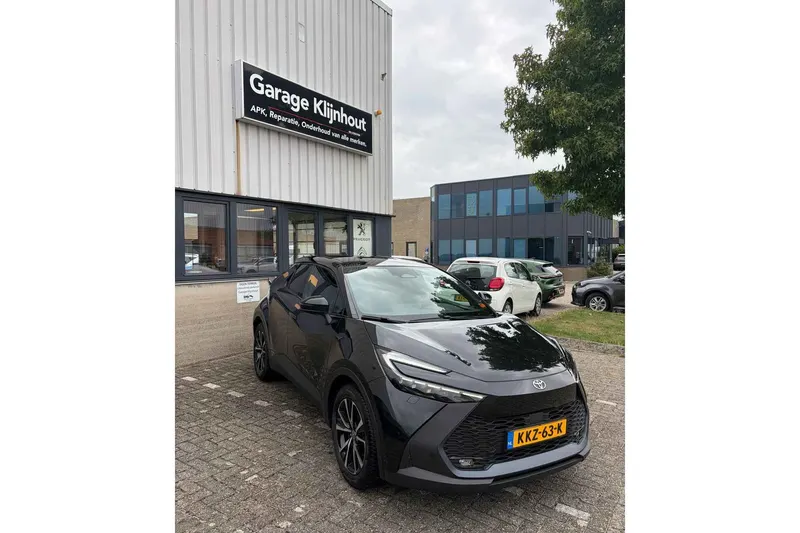 Toyota C-HR (2024)
