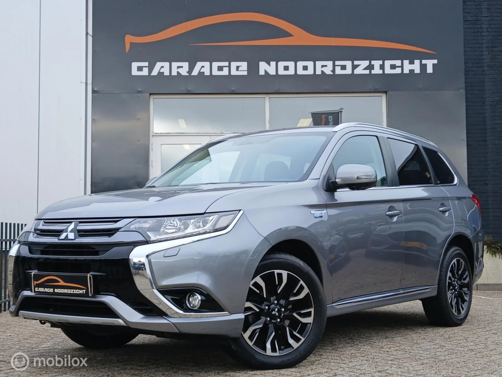 Mitsubishi Outlander (2018) — foto 1