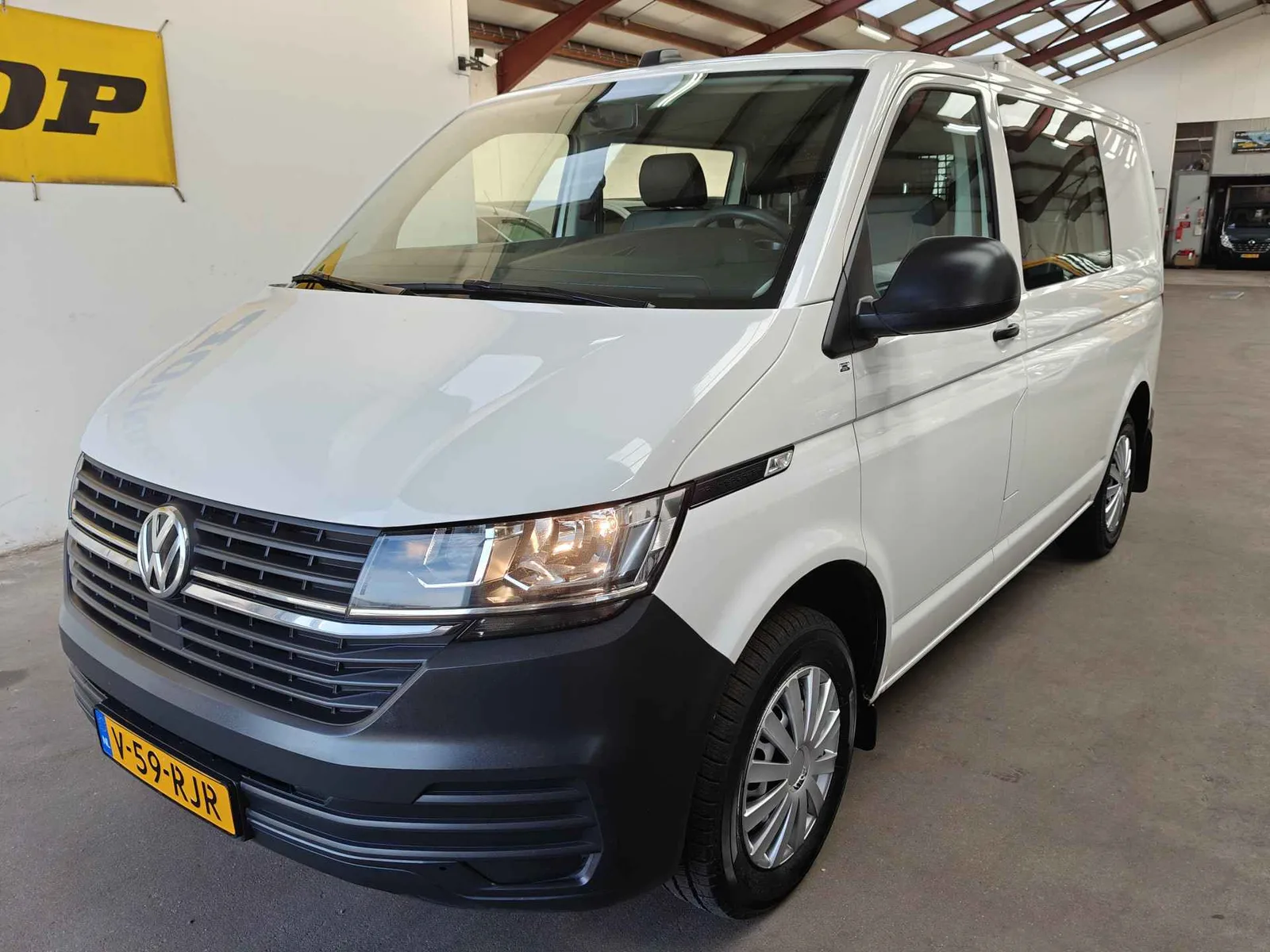 Volkswagen Transporter (2022) — foto 1
