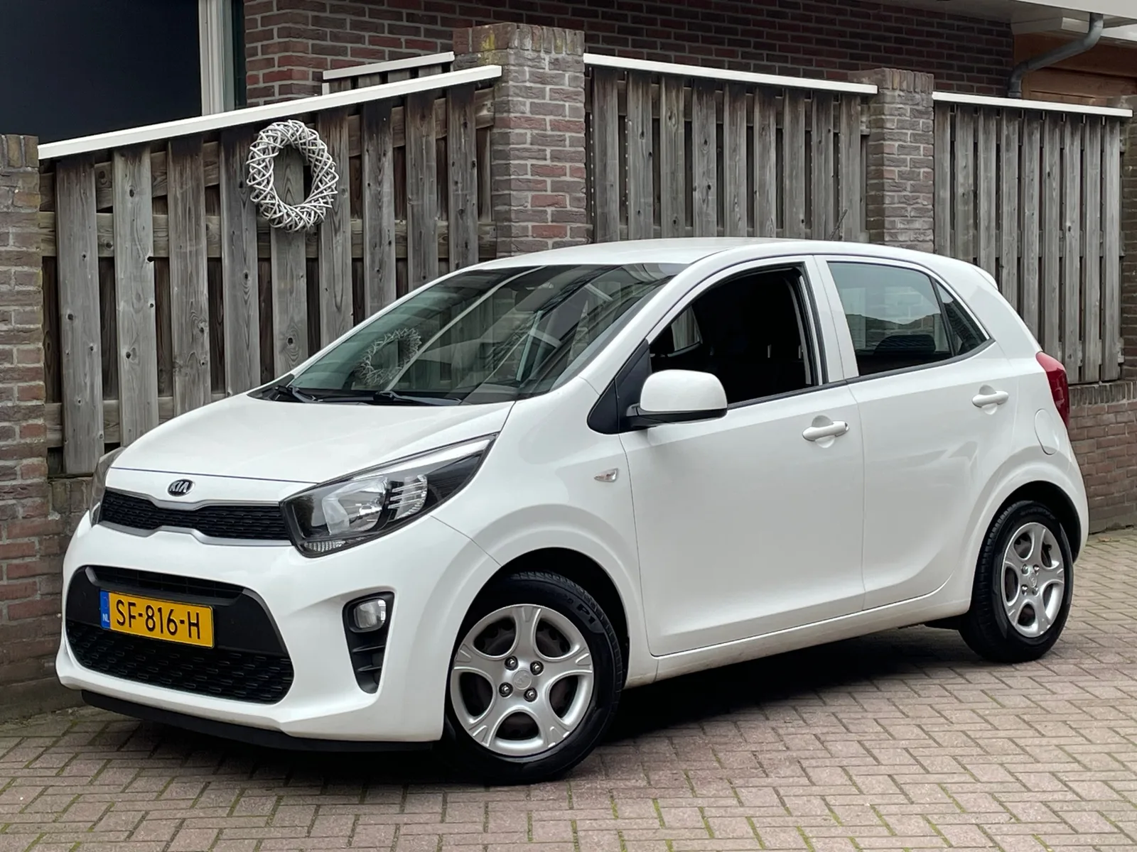 Kia Picanto (2018) — foto 1