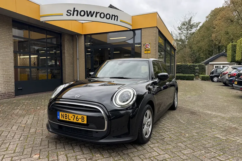 MINI One (2022)