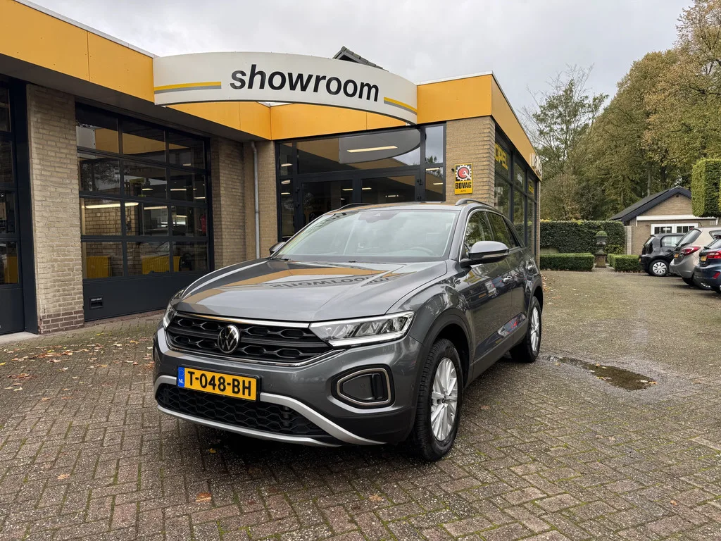 Volkswagen T-Roc (2022) — foto 1