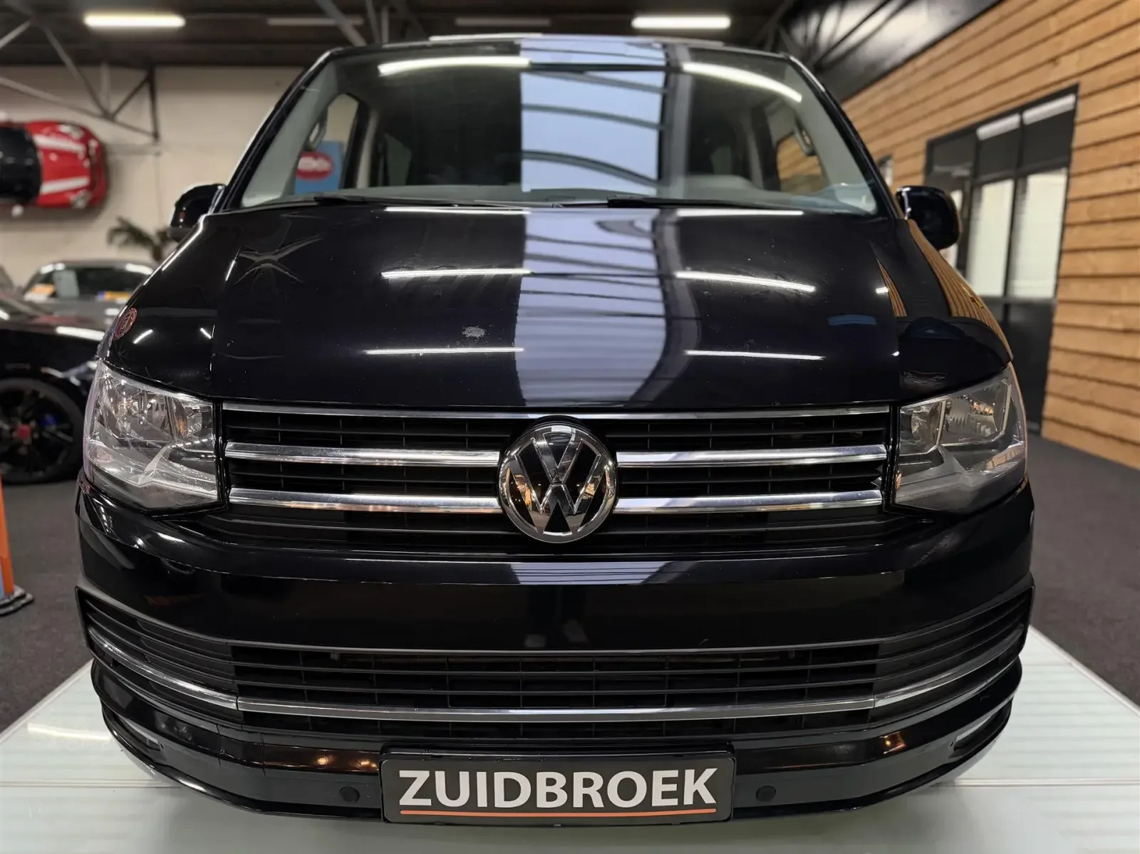 Volkswagen Transporter (2016) — foto 1