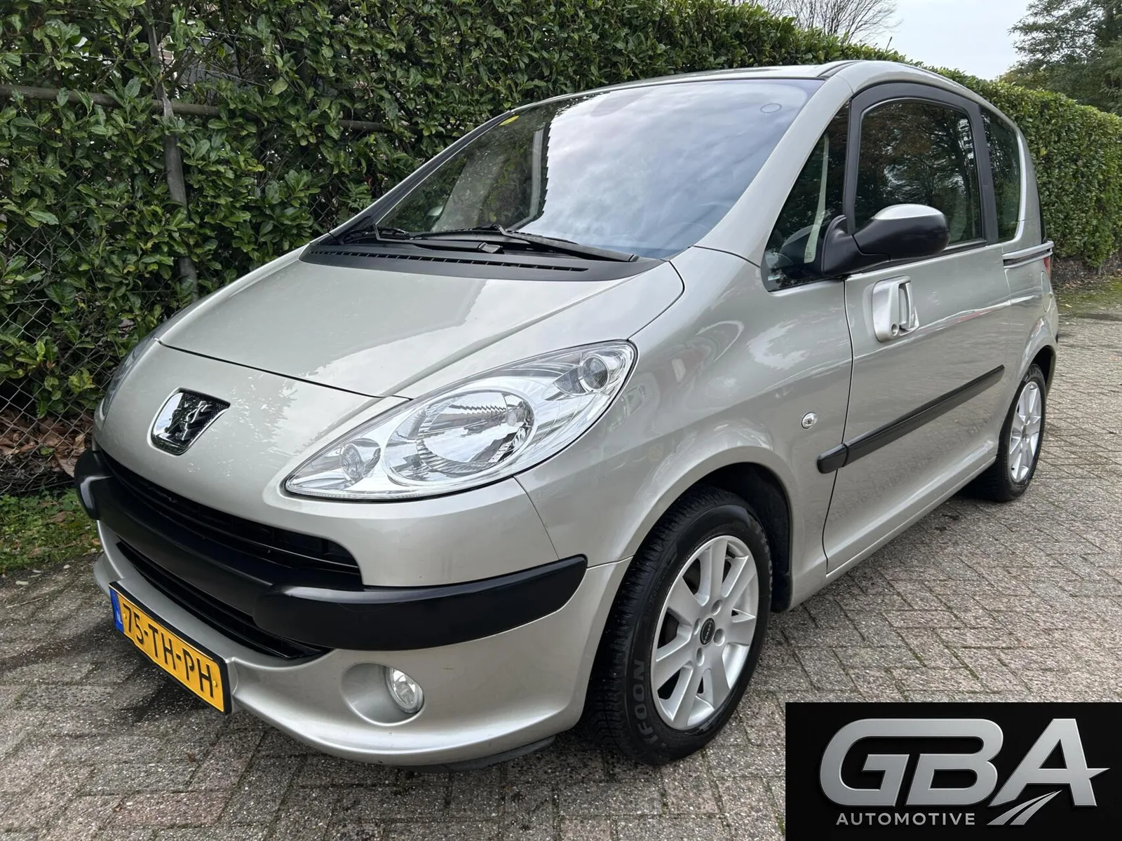Peugeot 1007 (2006) — foto 1