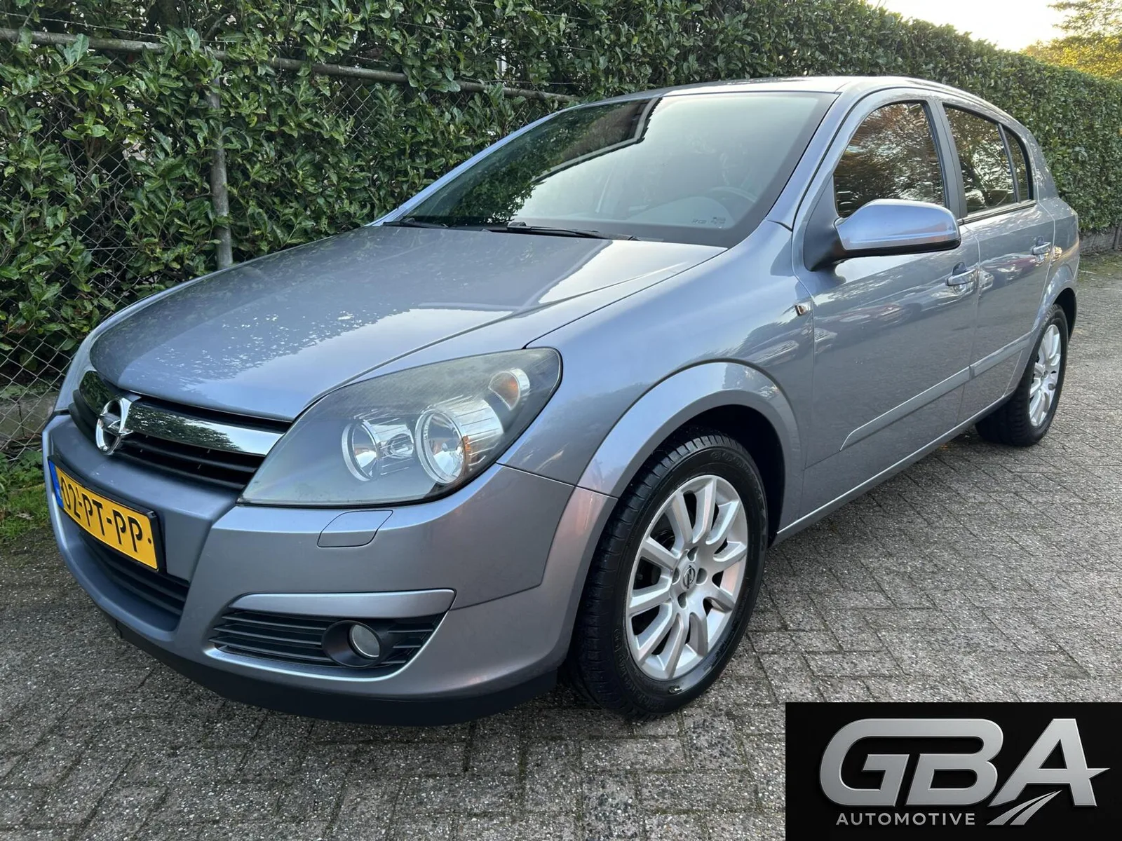 Opel Astra (2004) — foto 1
