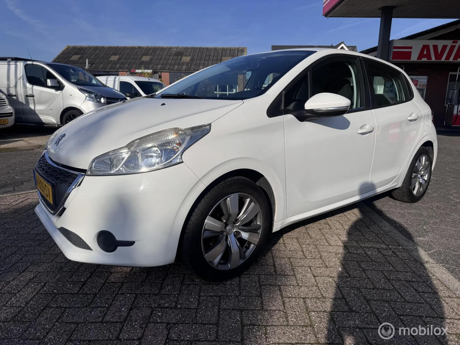 Peugeot 208 (2013) — foto 1