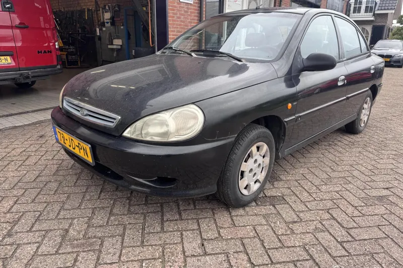 Kia Rio (2002)