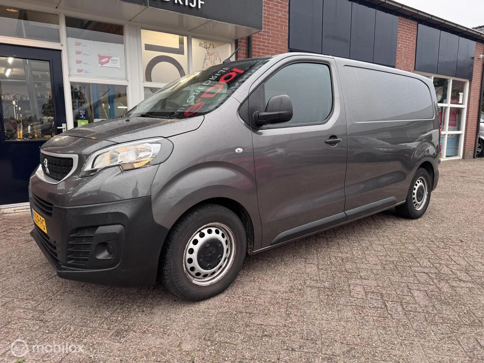 Peugeot Expert (2016) — foto 1