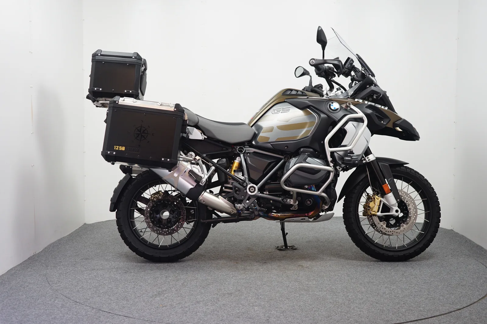 Yamaha XT 1200 Z Super Tenere (2011) — foto 1
