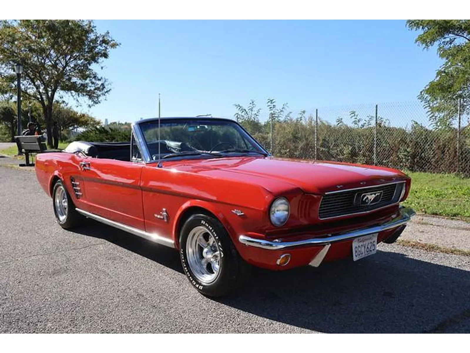 Ford Mustang (1966) — foto 1