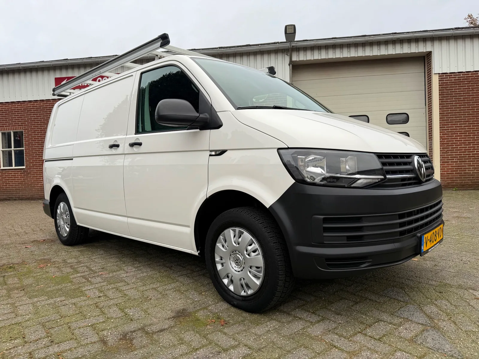 Volkswagen Transporter (2019) — foto 1