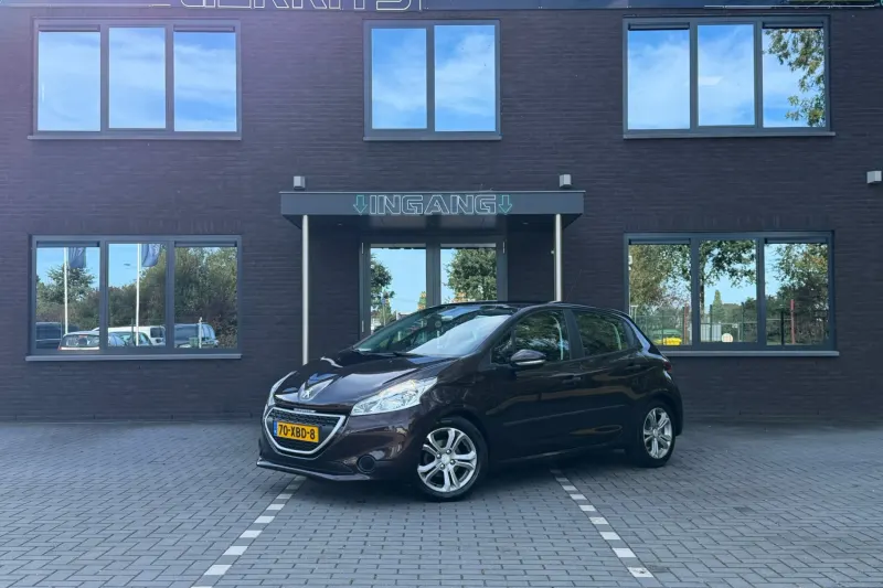 Peugeot 208 (2012)