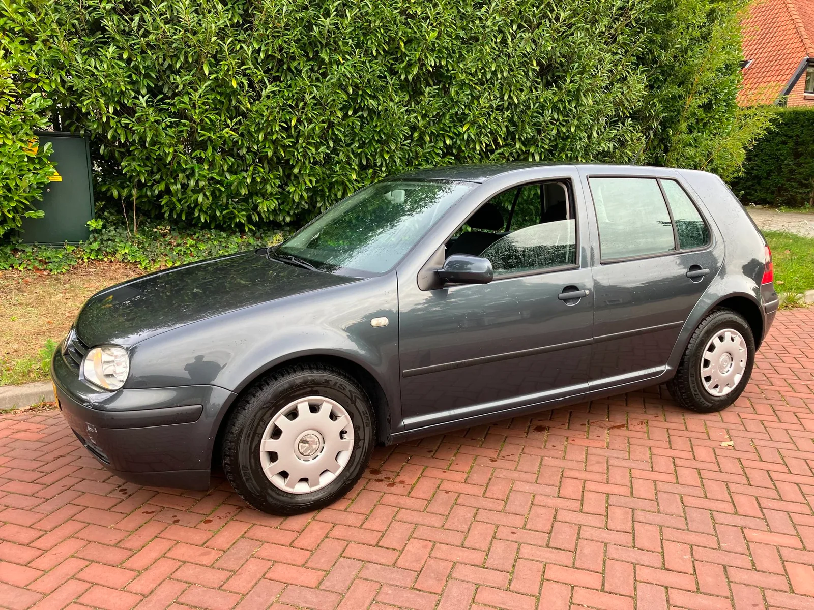 Volkswagen Golf (2002) — foto 1