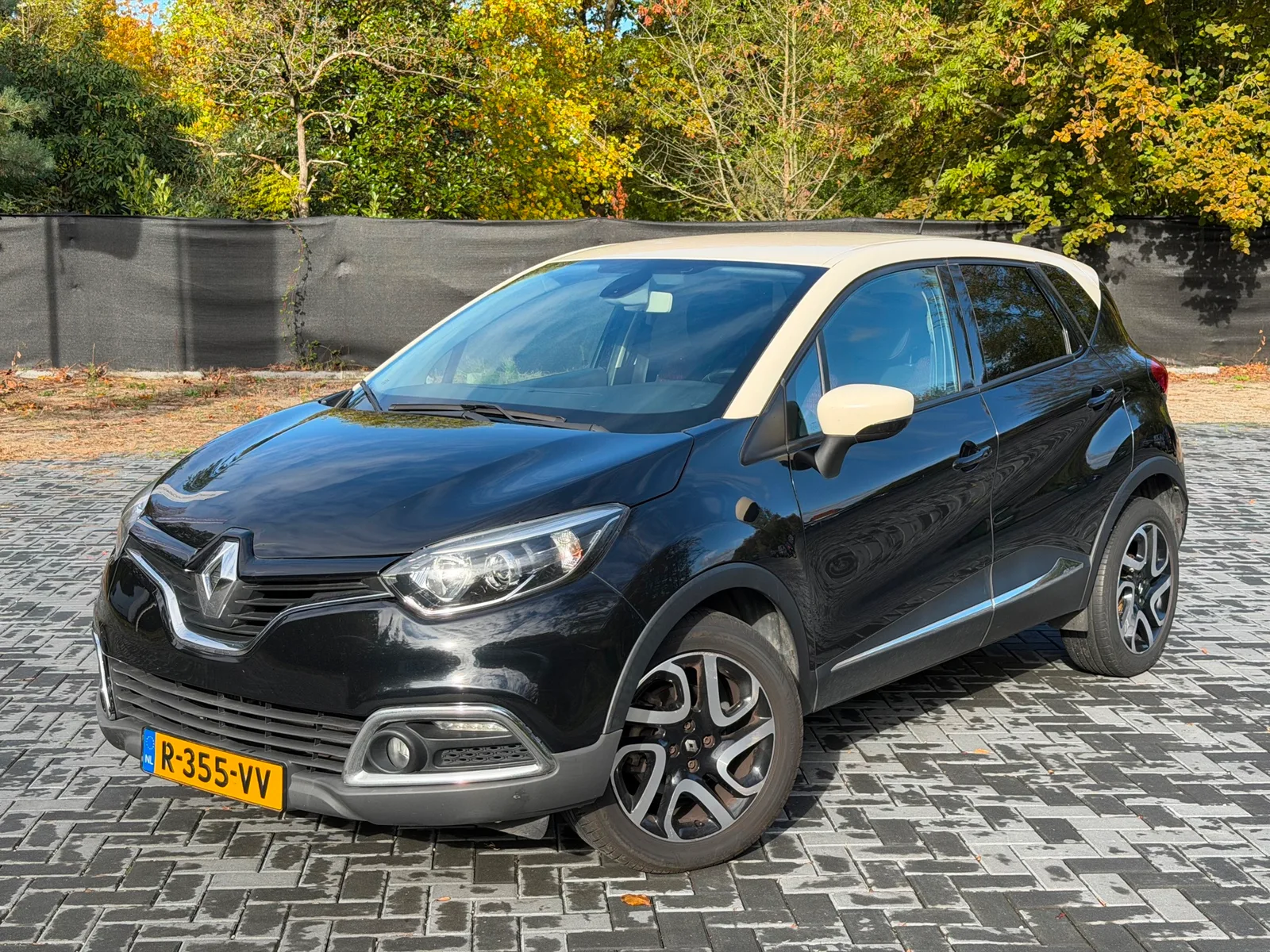 Renault Captur (2016) — foto 1