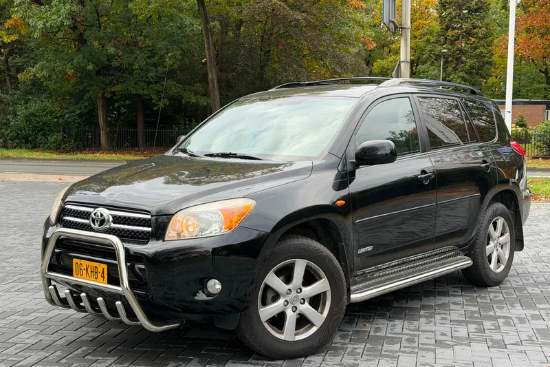 Toyota RAV4 (2008)