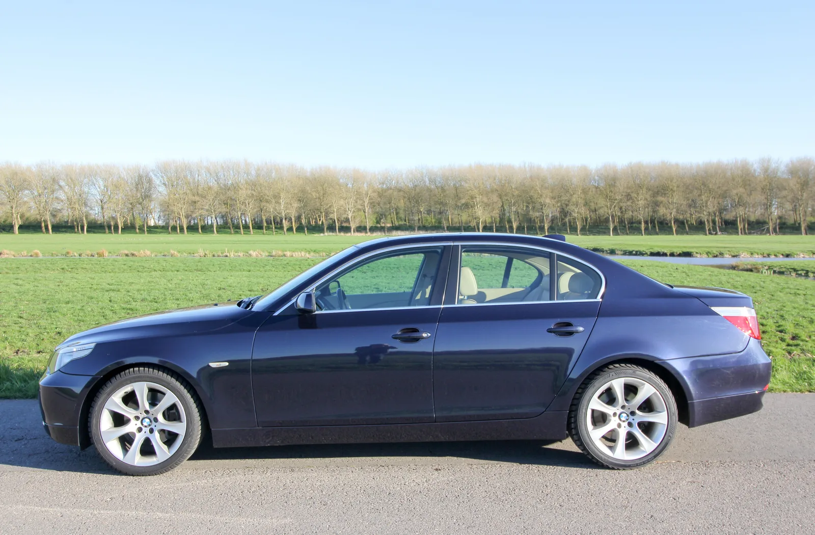 BMW 5-Serie (2004) — foto 1